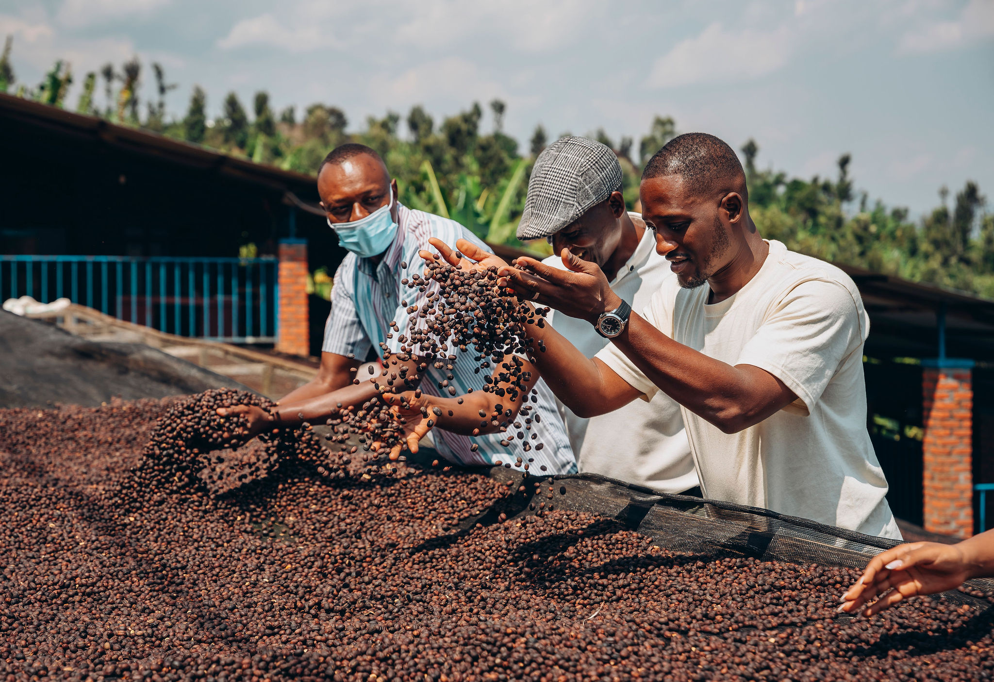 الحياة في محطات غسيل YEET COFFEE في كارونغي